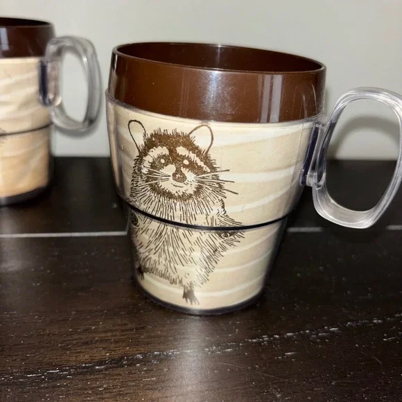 Gwen Frostic | Set of 3 | Vintage Raccoon Frog Theme | Plastic Mugs Brown Cups - Picture 5 of 11